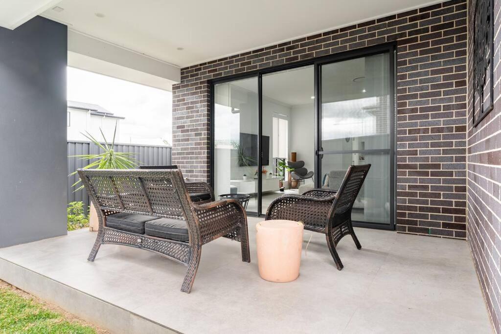 Neat 4 Bedroom In Catherine Fields Narellan Екстер'єр фото