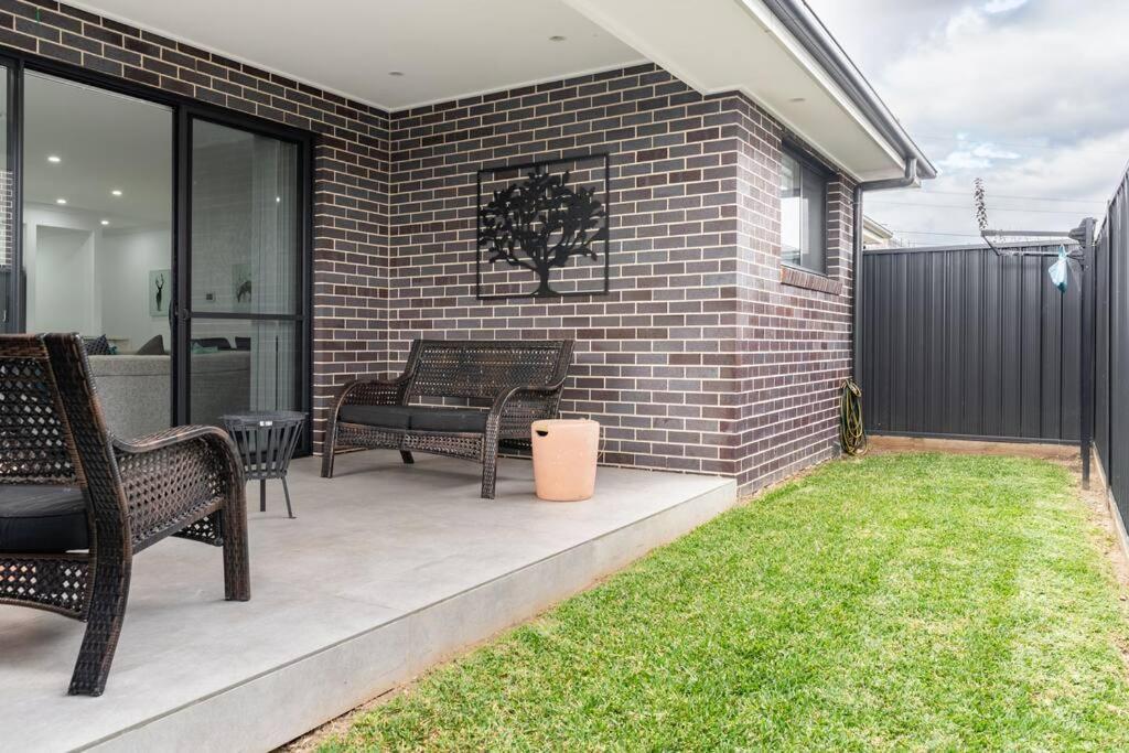 Neat 4 Bedroom In Catherine Fields Narellan Екстер'єр фото