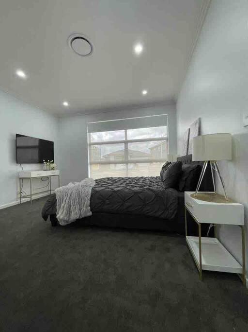 Neat 4 Bedroom In Catherine Fields Narellan Екстер'єр фото